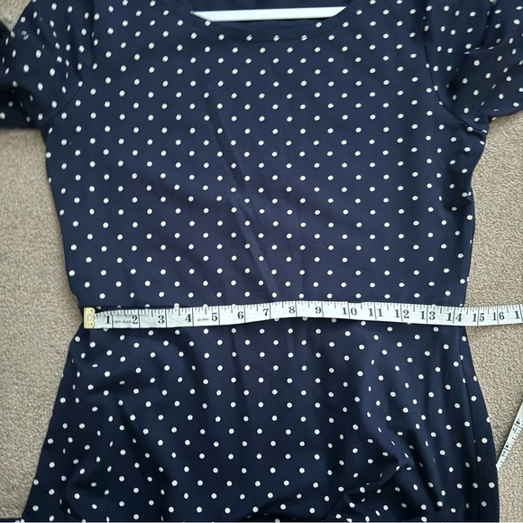Old Navy Fit & Flare 3/4-Sleeve Jersey
Dress in navy dots size M - Picture 7 of 9